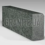 Бордюр из Рахны-Полевского гранита 300x150x1000 термообработанный