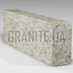 Бордюр из Софиевского гранита 300x150x1000 пиленый