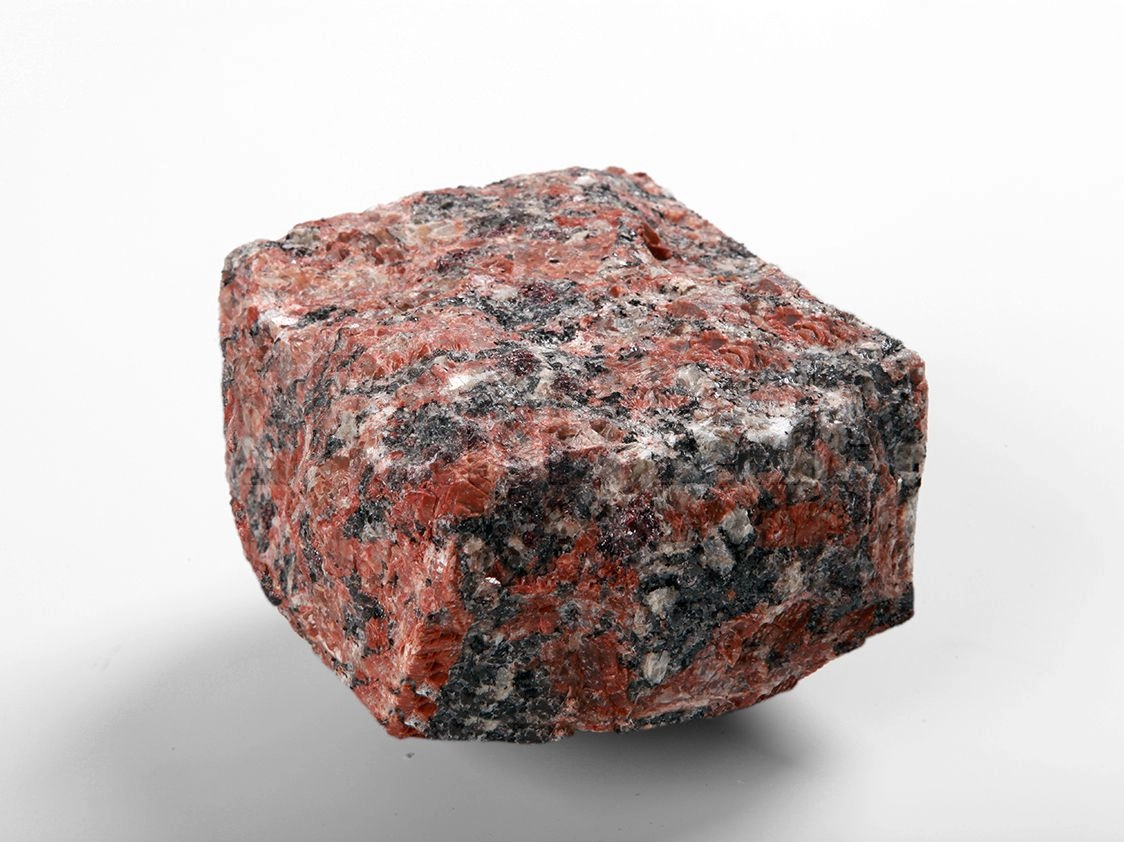 Bruschatka-iz-Kapustinskogo-granita-100x100x50-kolotaya-foto-1 Брусчатка из Капустинского гранита 100x100x50 колотая — изображение 1