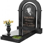 Модель памятника с аркой из гранита - КОЛ001