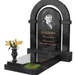 Модель памятника с аркой из гранита - КОЛ003