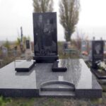 Строгий двойной памятник с портретами в полный рост №24-050