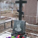 Гранытний Памятник с крестом №61-008