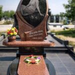 Элитный памятник в форме цветка Калы №14-008, памятник для красивой женщины