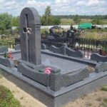 Ограда из лабрадорита на могилу, фото №82-001