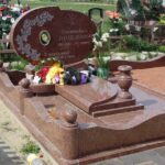 Массивный памятник овальной формы, Гранитная ограда №82-011