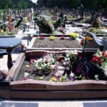 Гранитный цоколь на кладбище №82-014