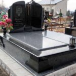 Двойной памятник с закрытыми надгробиями №23-013